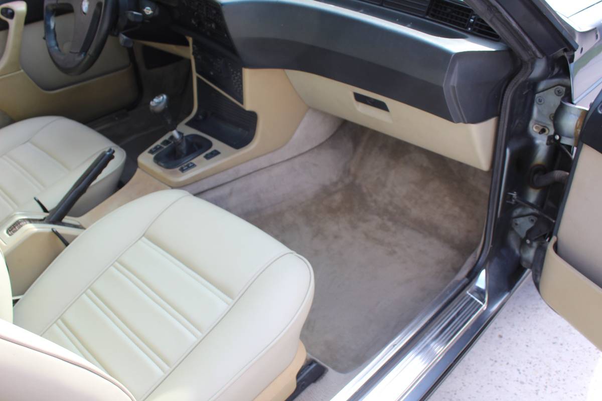 Bmw-1983-grey-1