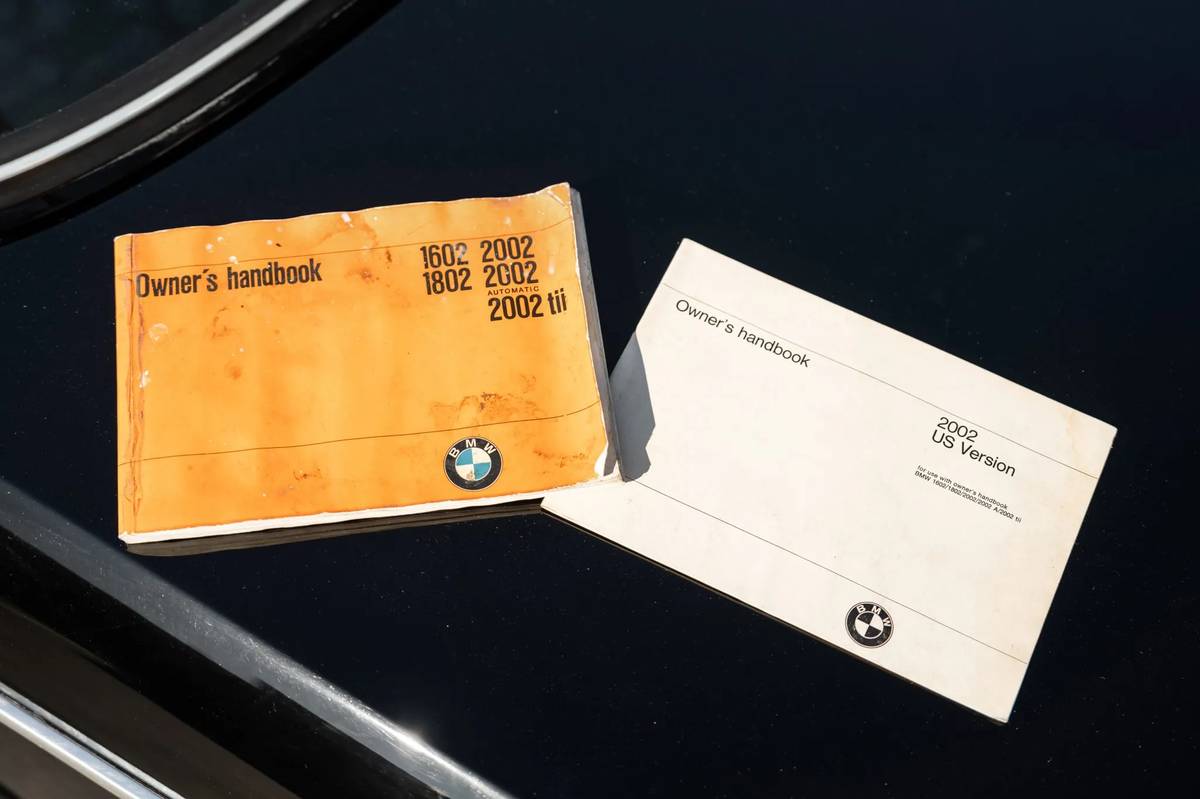 Bmw-2002-1975-black-18