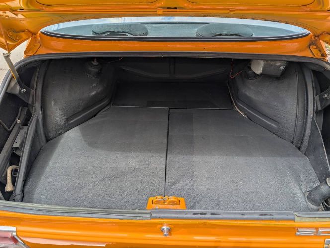 Bmw-2002-1976-Orange-Black-Vinyl-11