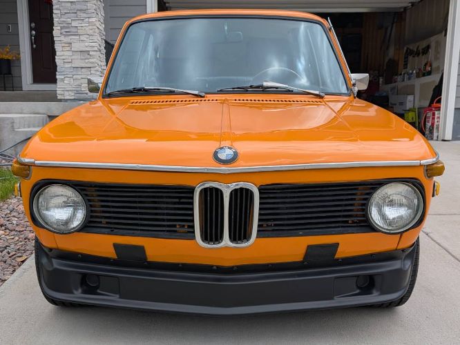 Bmw-2002-1976-Orange-Black-Vinyl