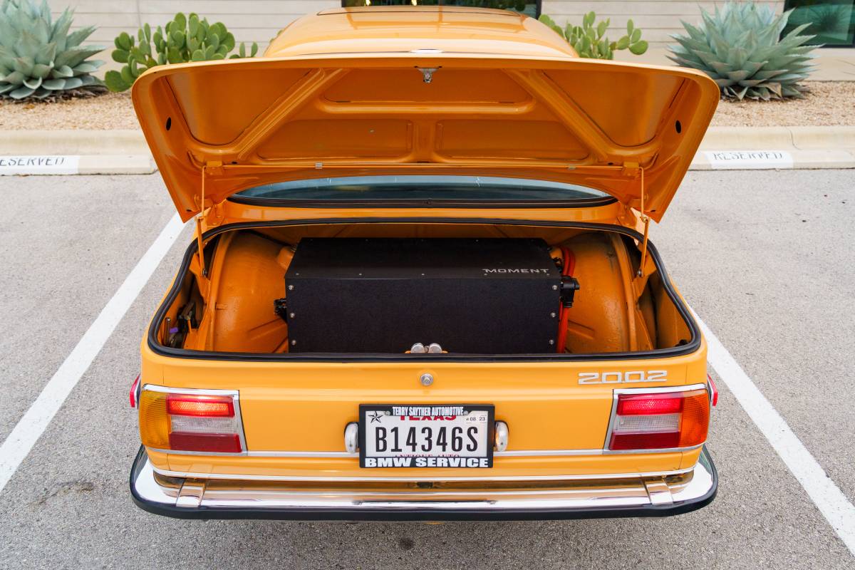 Bmw-2002-electric-1974-orange-12