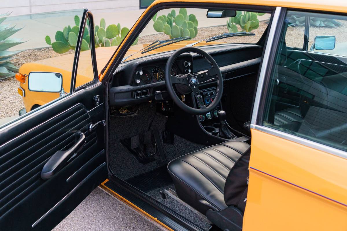 Bmw-2002-electric-1974-orange-8