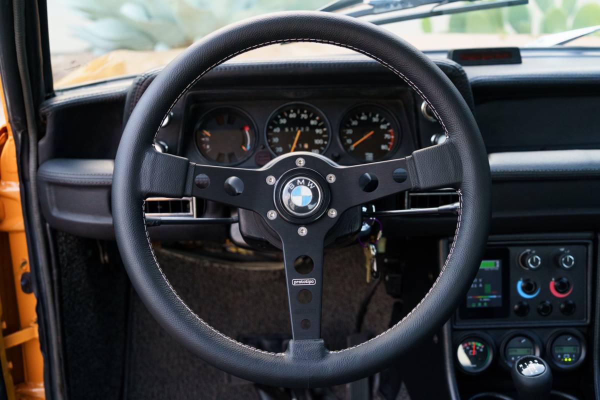 Bmw-2002-electric-1974-orange