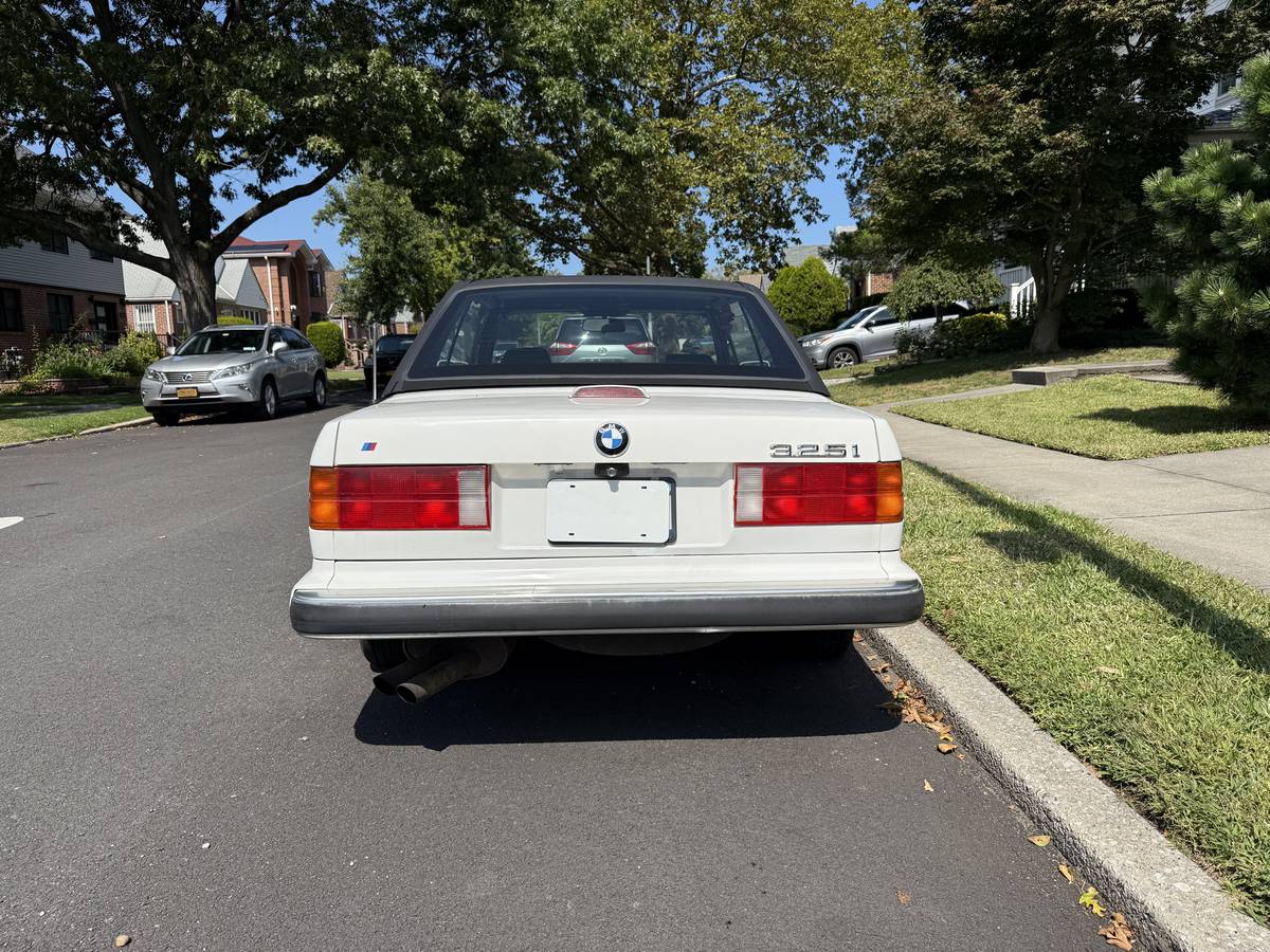 Bmw-3-series-1989-white-1