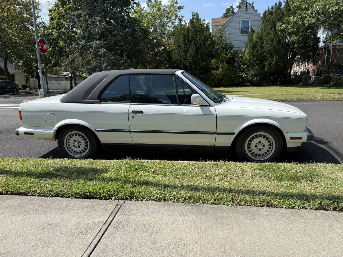 Bmw-3-series-1989-white