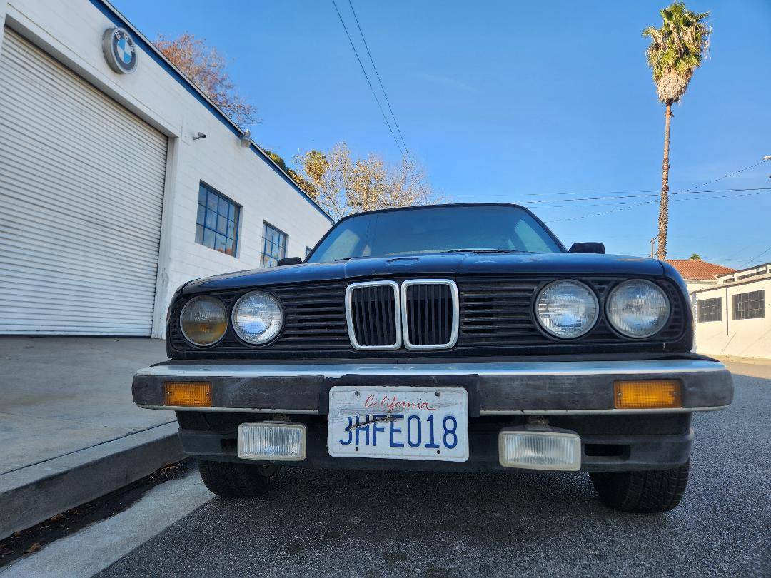 Bmw-318i-1984-black-1