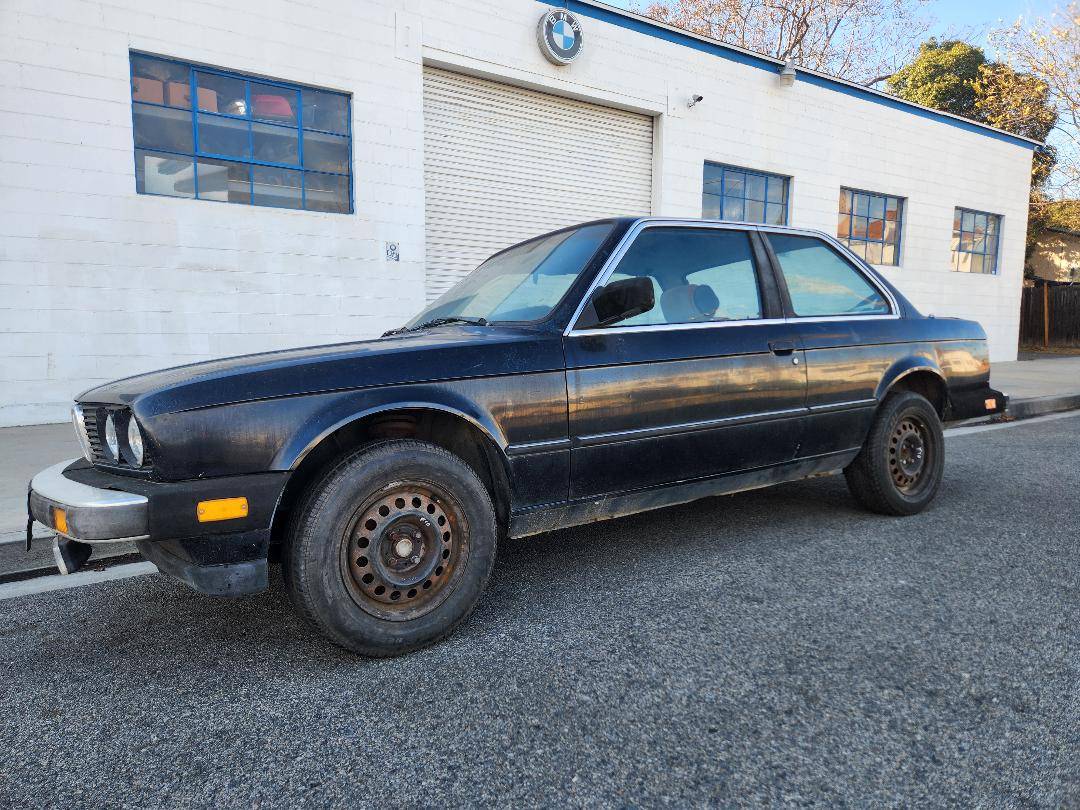 Bmw-318i-1984-black-36
