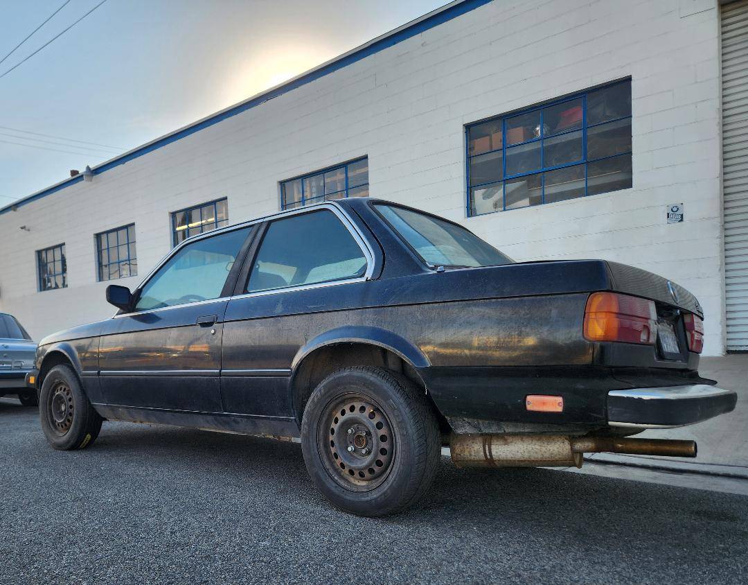 Bmw-318i-1984-black-6
