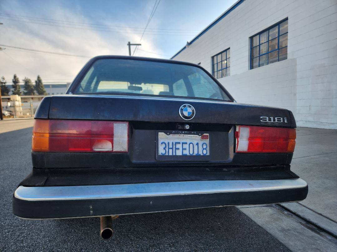 Bmw-318i-1984-black-8