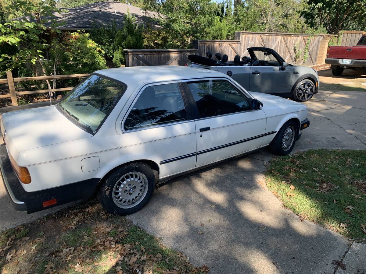 Bmw-318i-1984-white-4