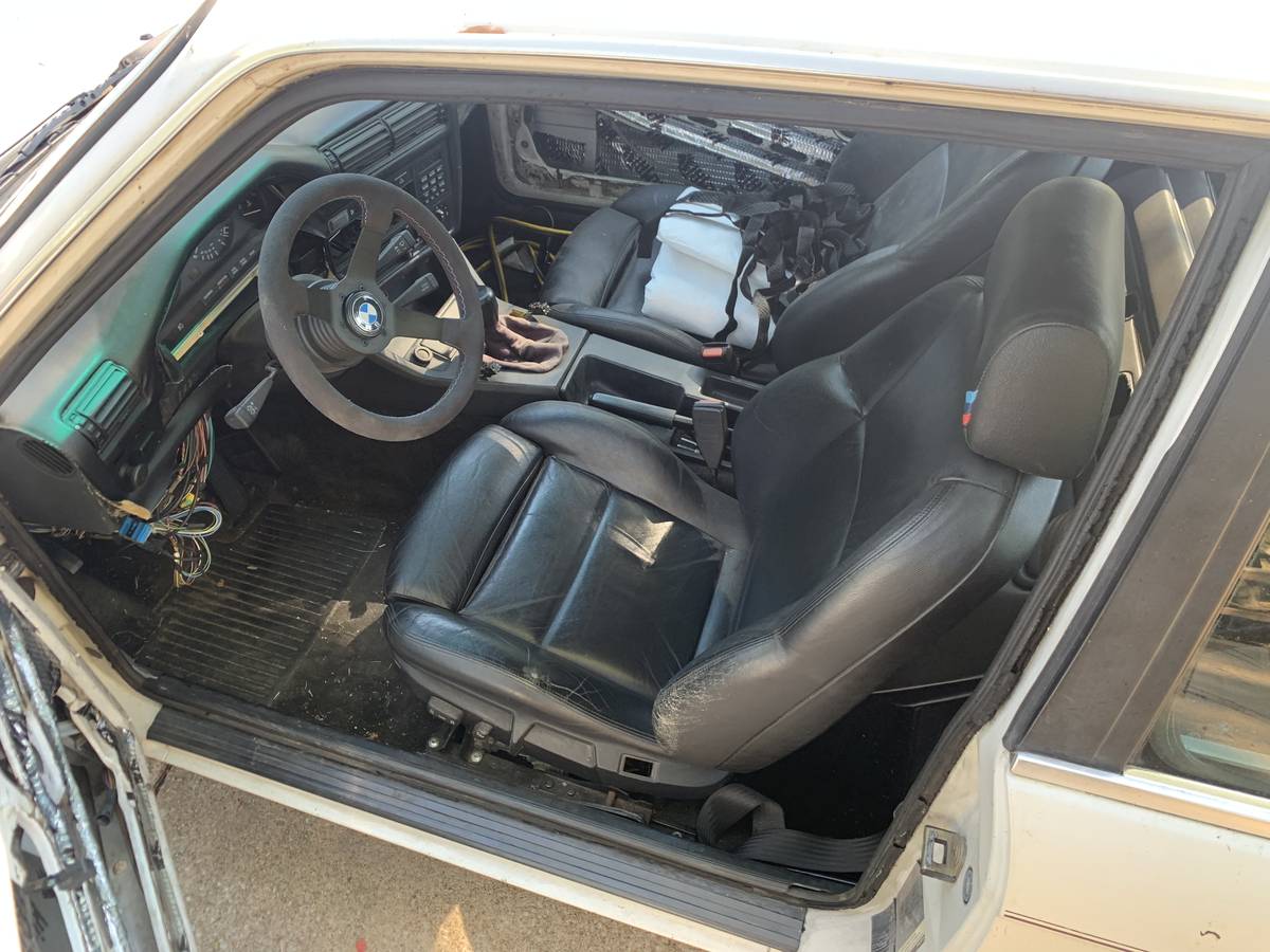 Bmw-318i-1984-white-6
