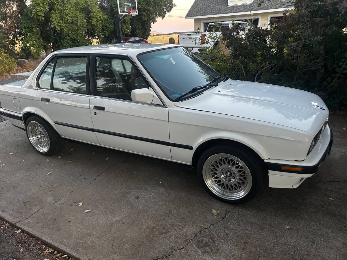Bmw-318i-1991-white-1
