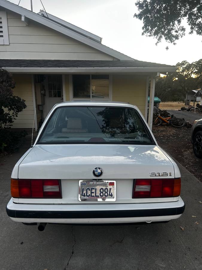 Bmw-318i-1991-white-2