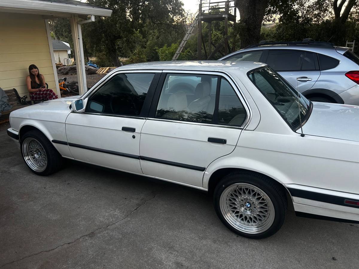 Bmw-318i-1991-white-3