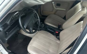 Bmw-318i-1991-white-5