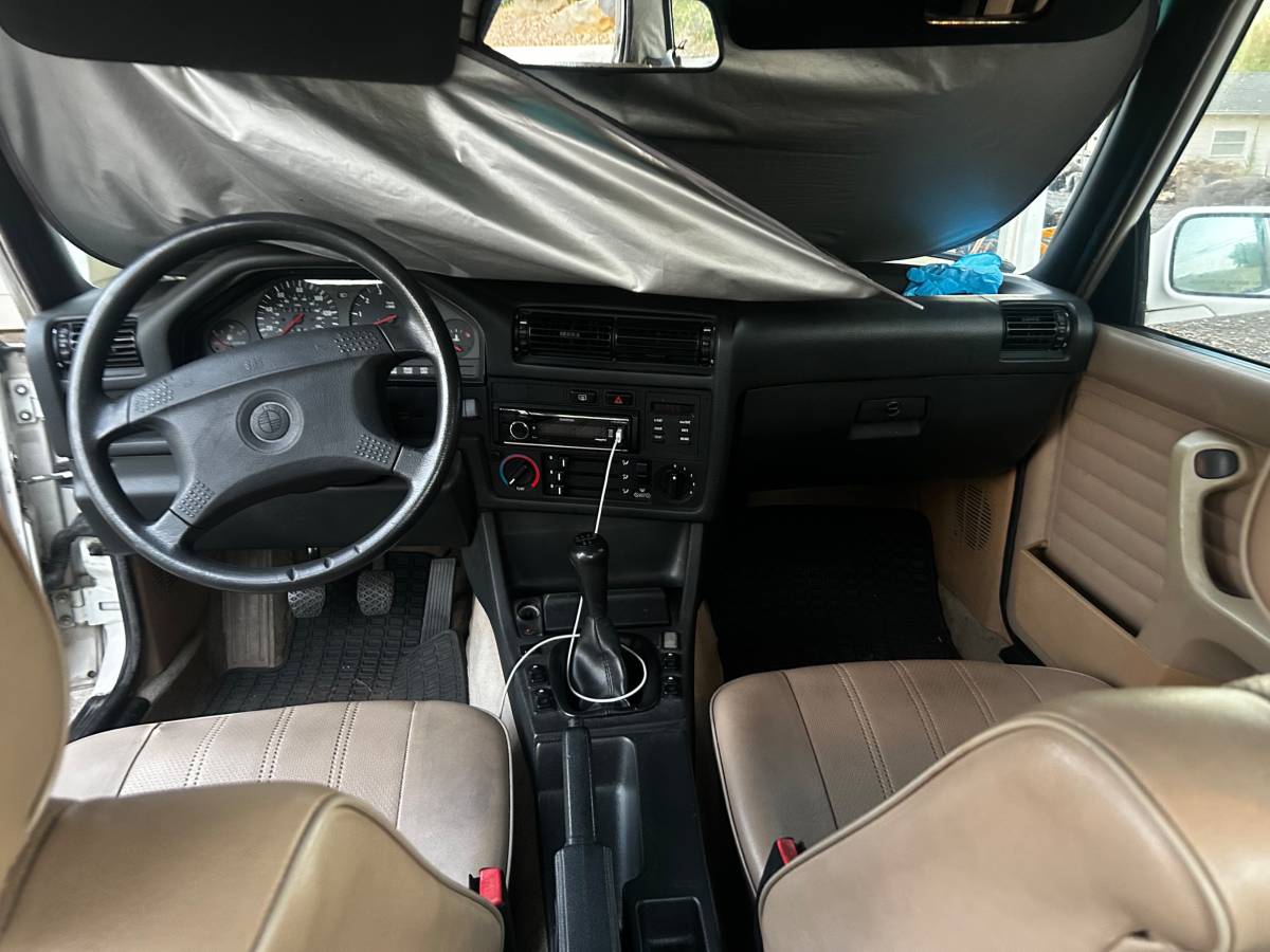 Bmw-318i-1991-white-6