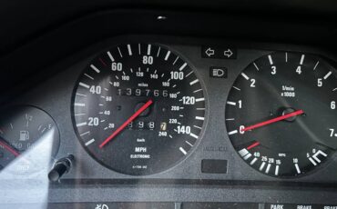 Bmw-318i-1991-white-9