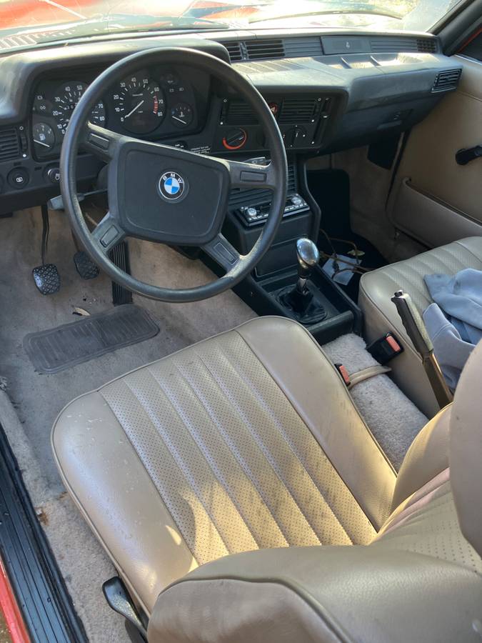 Bmw-320i-1982-22
