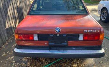 Bmw-320i-1982