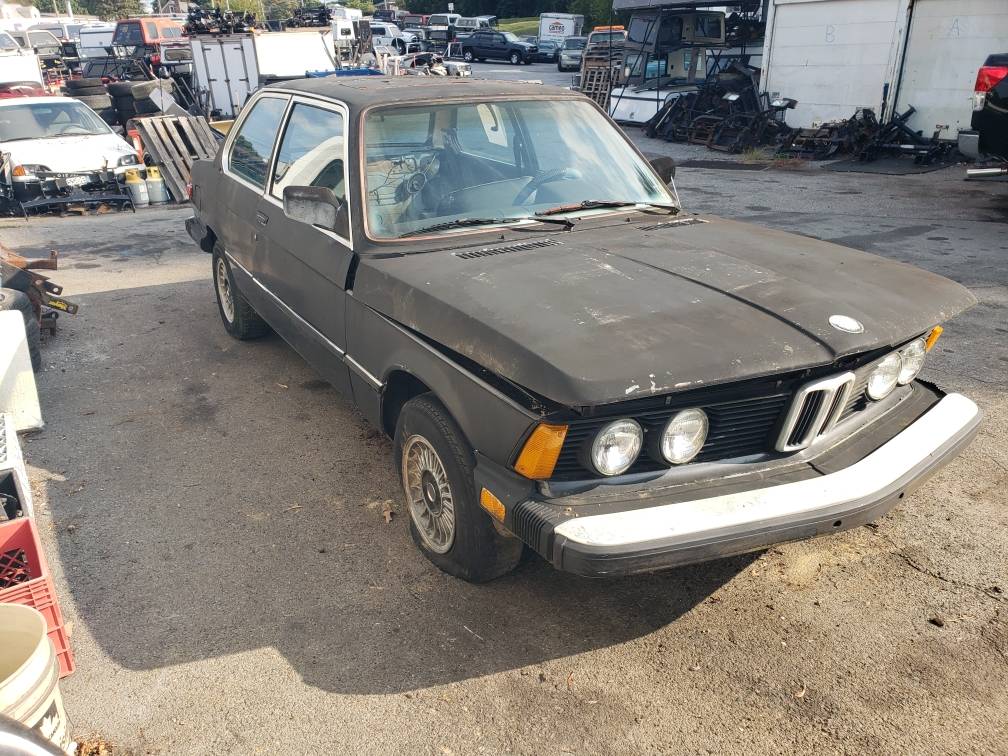 Bmw-320i-1983-black-1