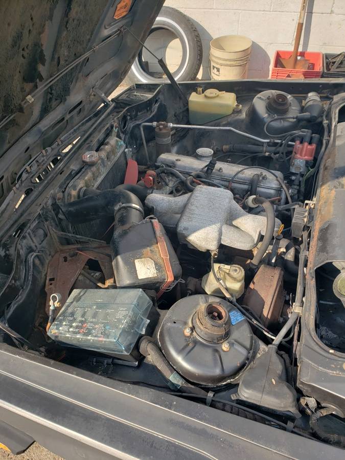 Bmw-320i-1983-black-5