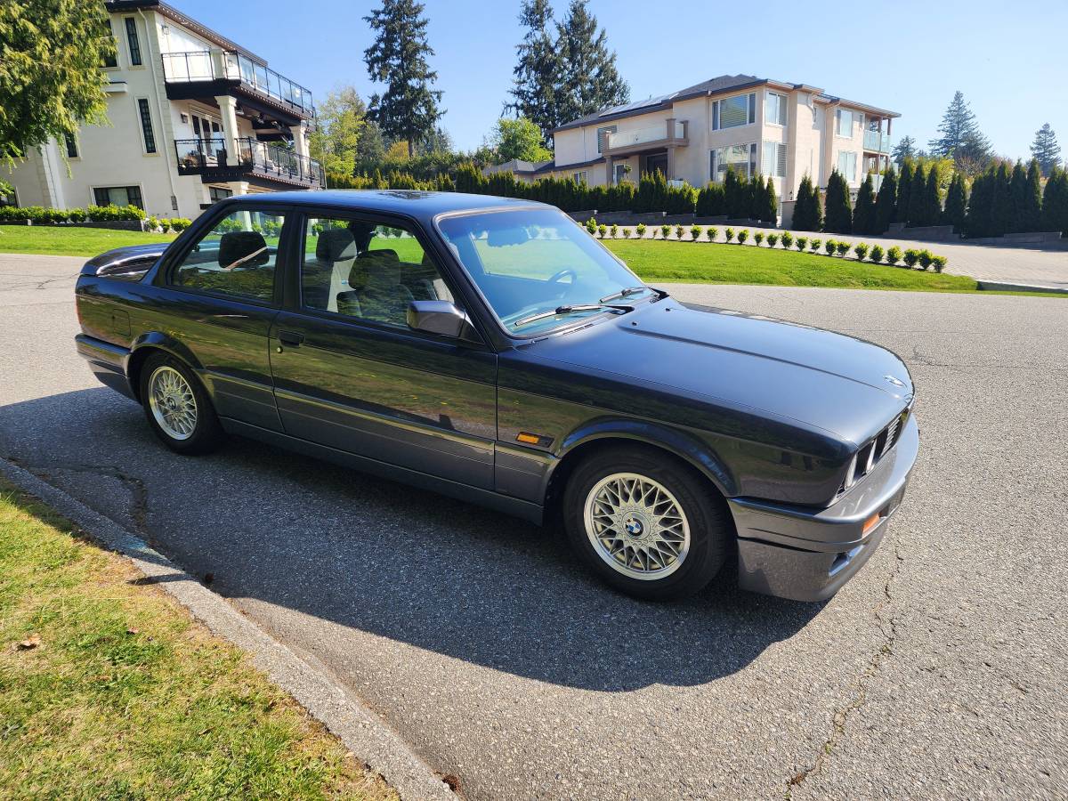 Bmw-320i-1988-black-5