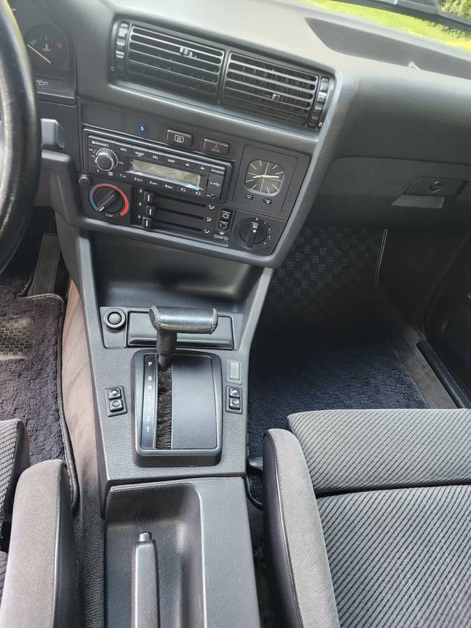 Bmw-320i-1988-black-8