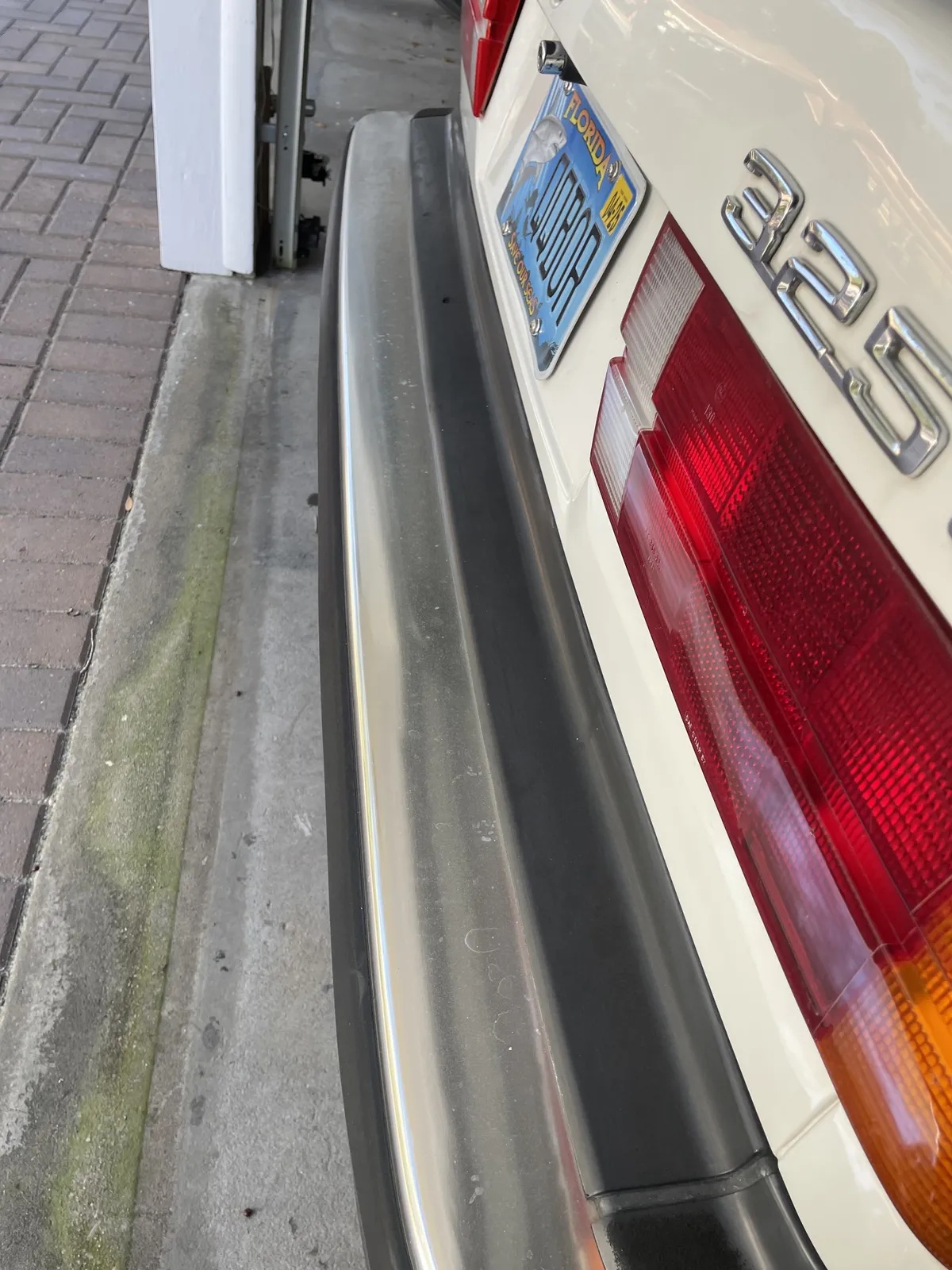 Bmw-325i-1987-White-Blue-Grey-And-Black-16