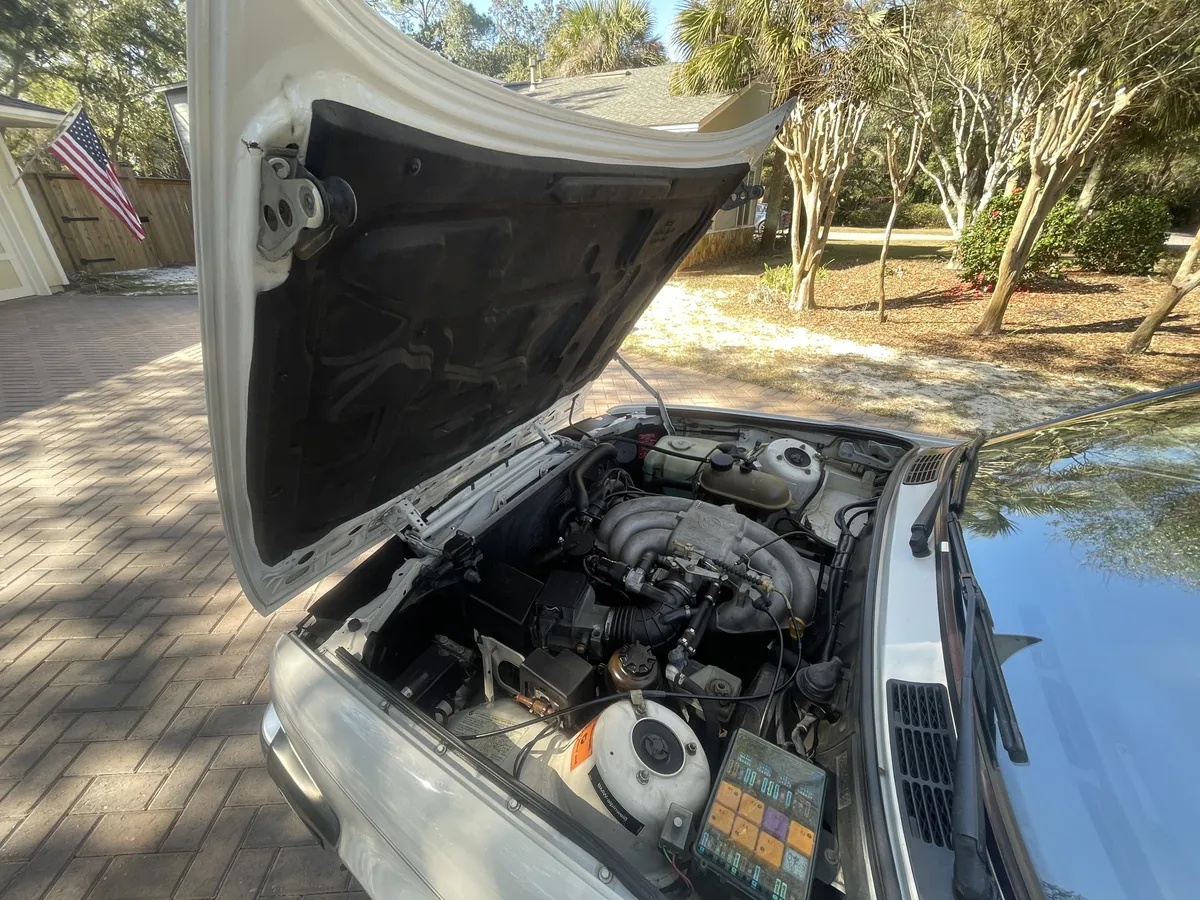 Bmw-325i-1987-White-Blue-Grey-And-Black-19