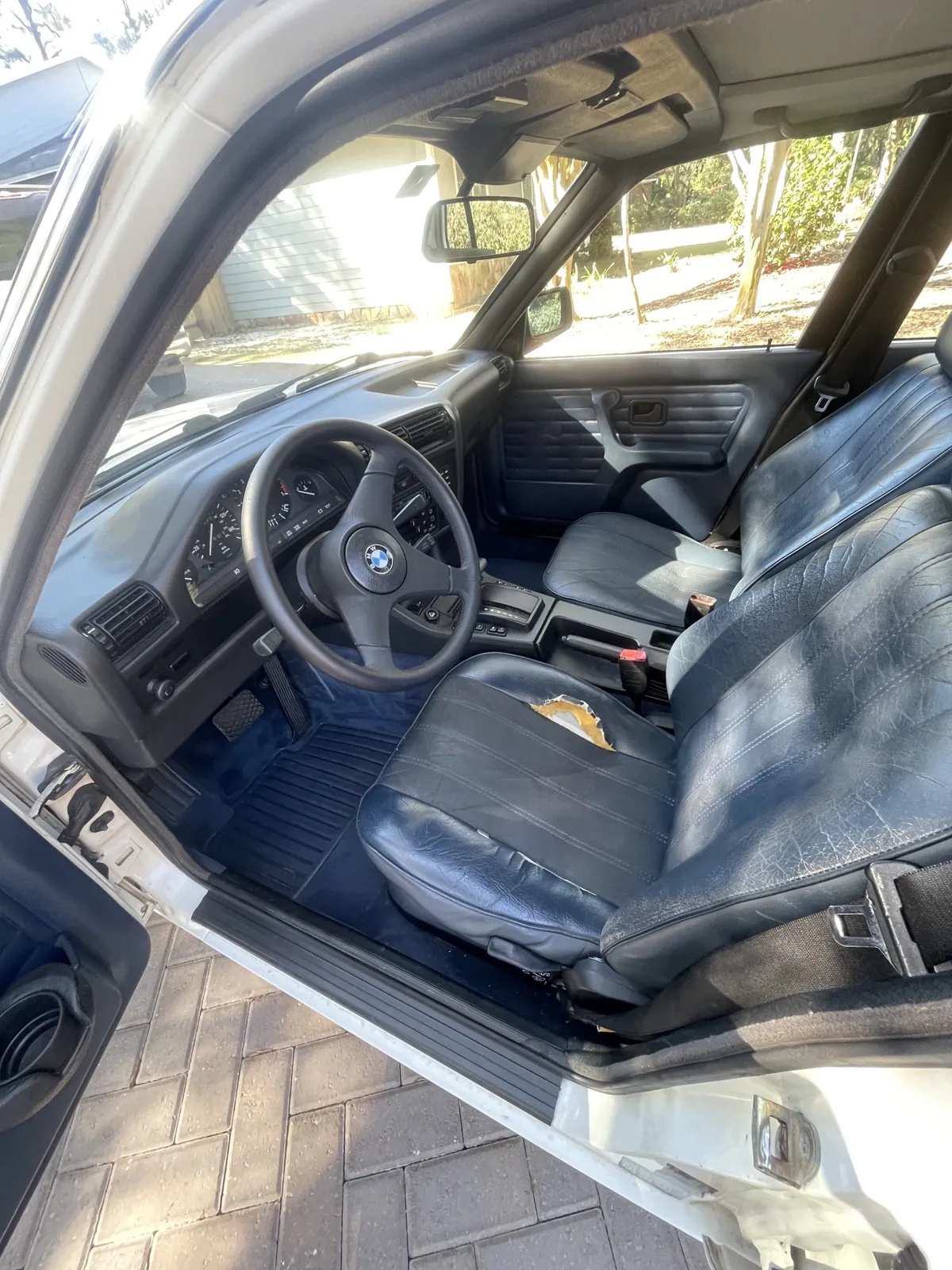 Bmw-325i-1987-White-Blue-Grey-And-Black-7