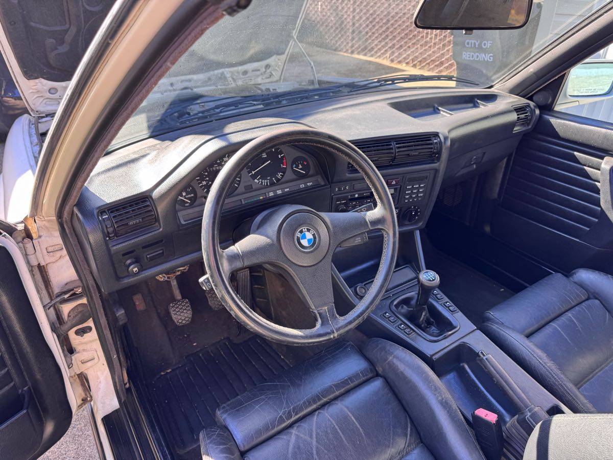 Bmw-325i-1987-white-12