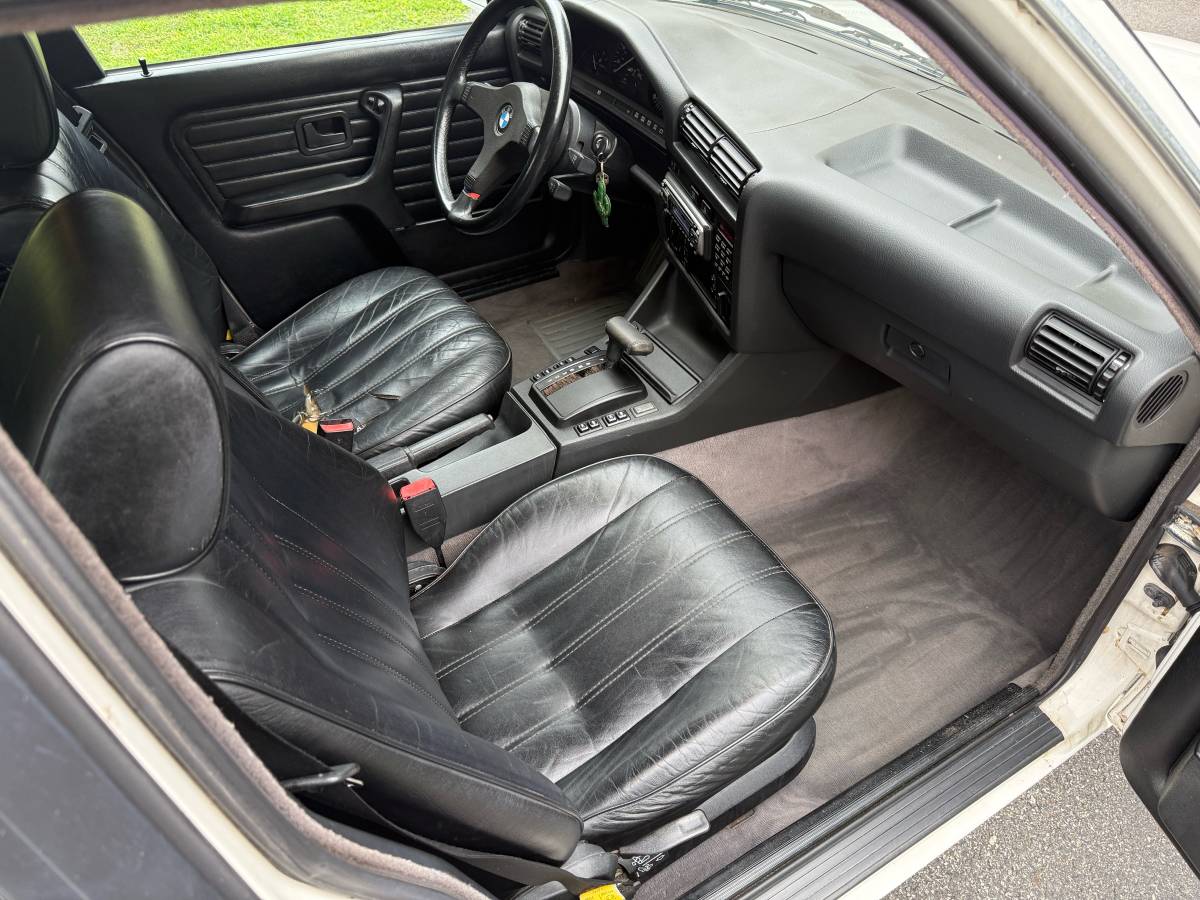 Bmw-325i-1988-10
