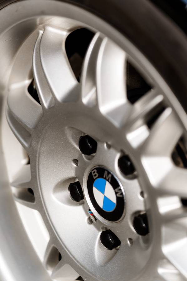 Bmw-325i-1994-black-14