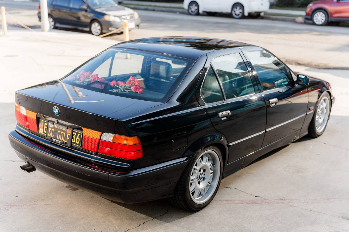 Bmw-325i-1994-black-4