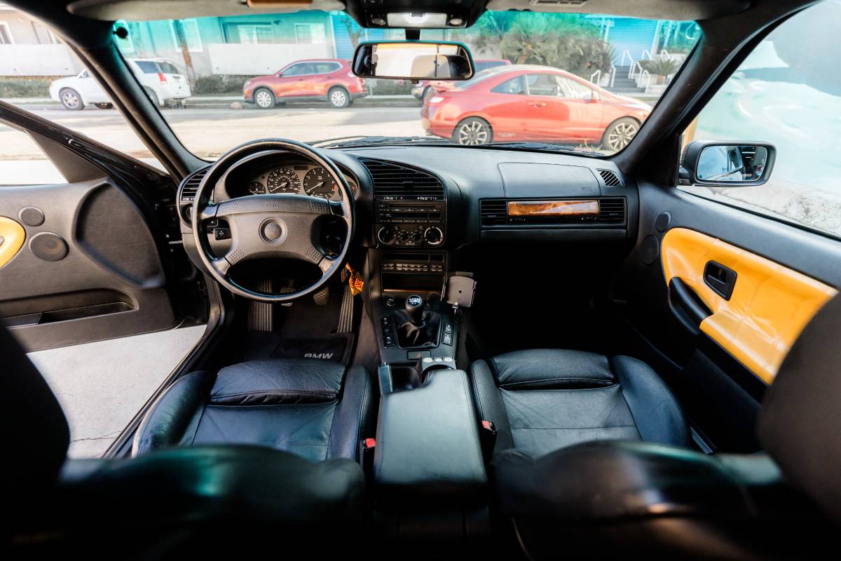 Bmw-325i-1994-black-5