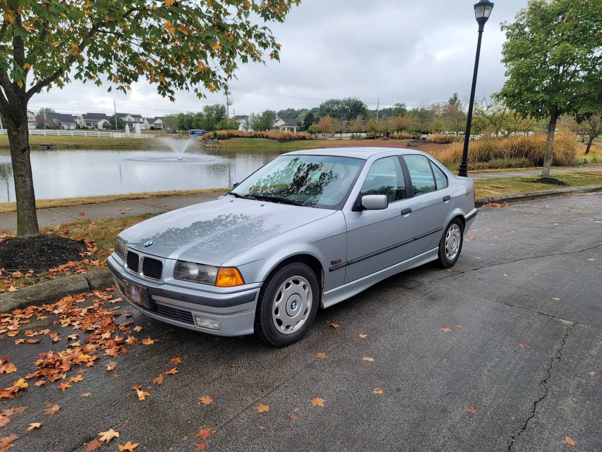 Bmw-328i-1996-silver-3