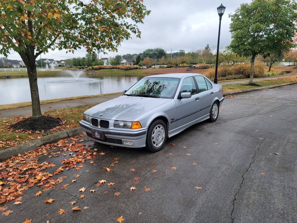 Bmw-328i-1996-silver-4