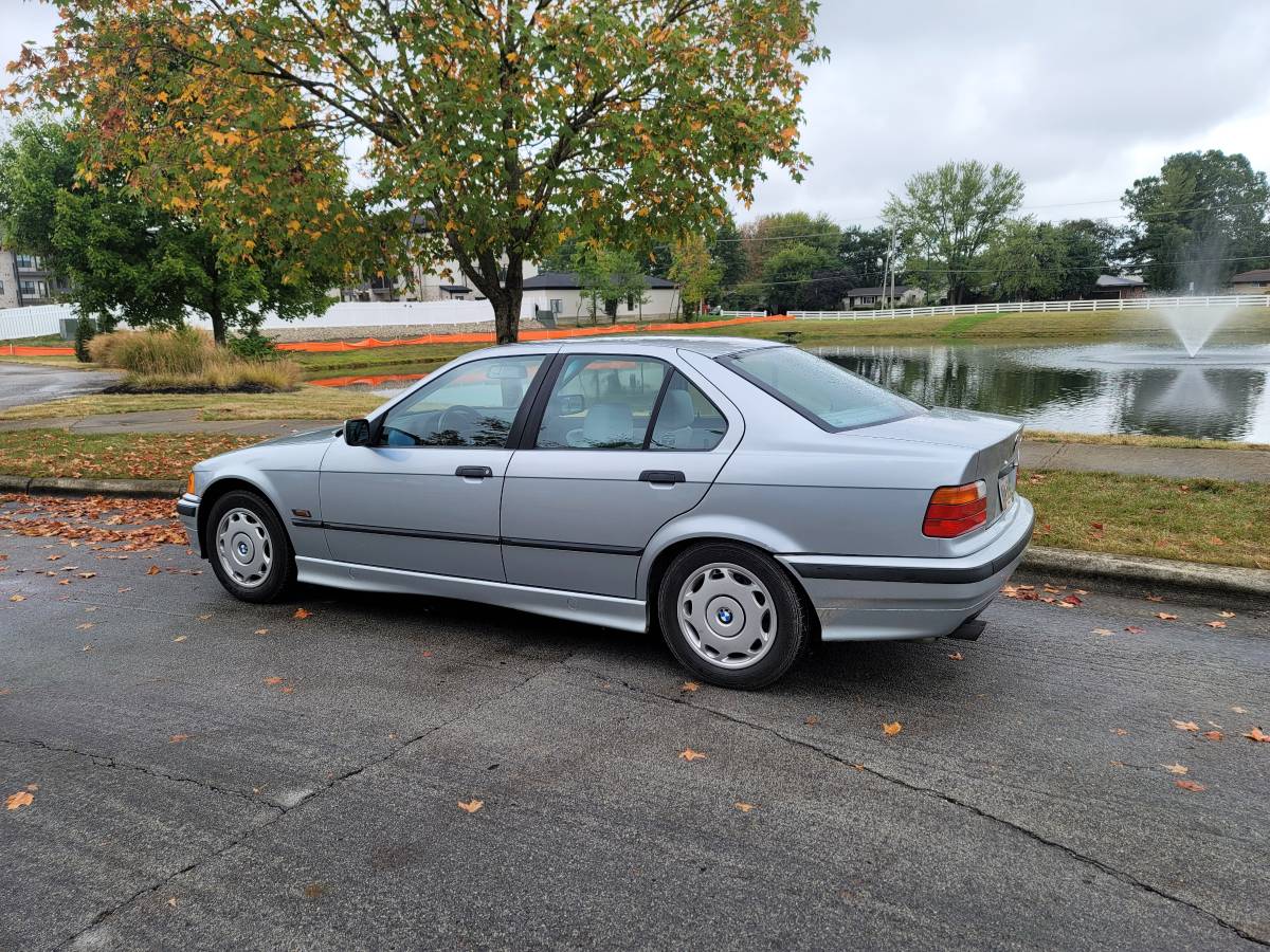 Bmw-328i-1996-silver-5