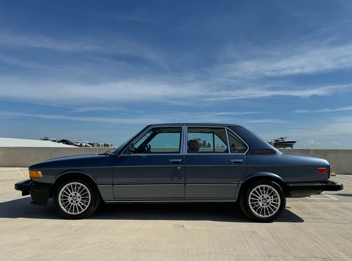 Bmw-5-series-1980-Arctic-Blue-Tan-1