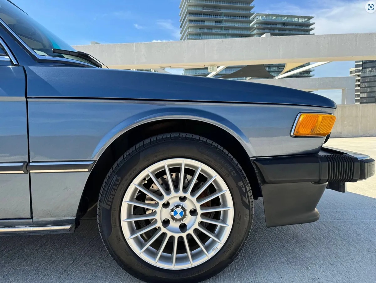 Bmw-5-series-1980-Arctic-Blue-Tan-10
