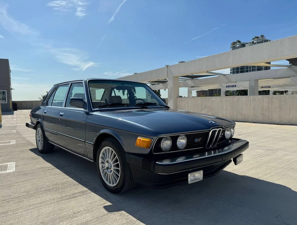 Bmw-5-series-1980-Arctic-Blue-Tan-14