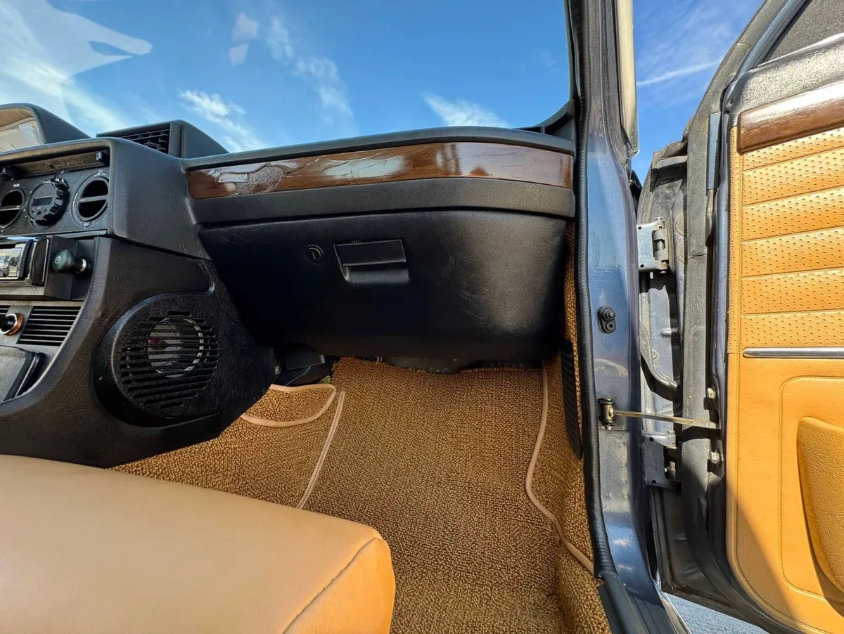 Bmw-5-series-1980-Arctic-Blue-Tan-15