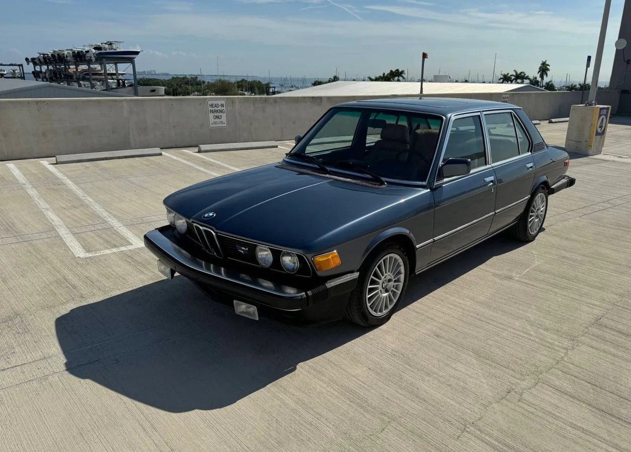 Bmw-5-series-1980-Arctic-Blue-Tan-3