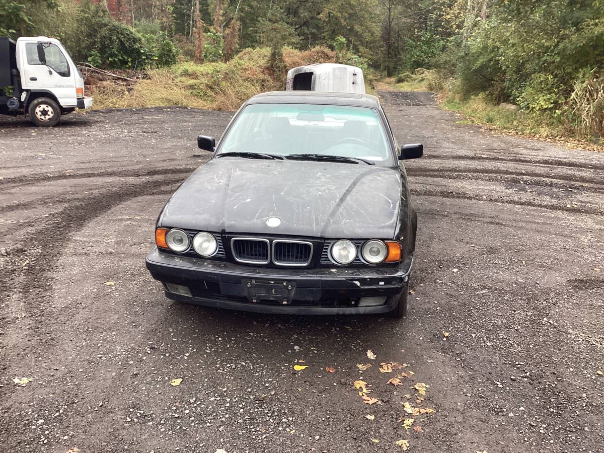 Bmw-525i-1995-black-4