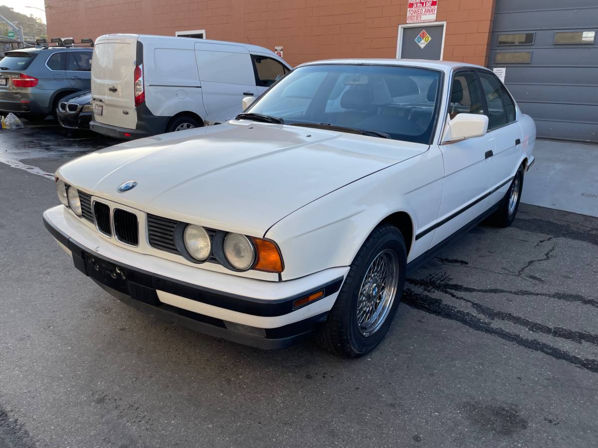 Bmw-535i-1990-white