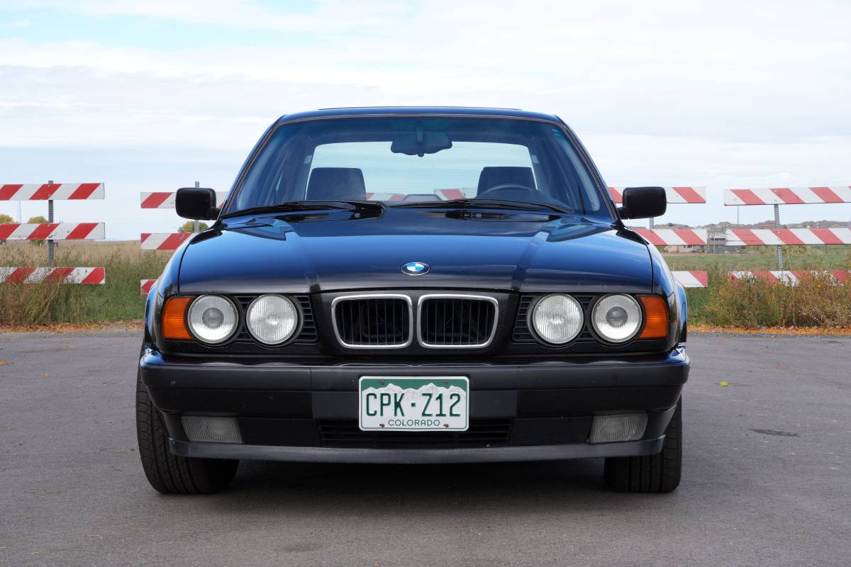 Bmw-540i-1995-black-10