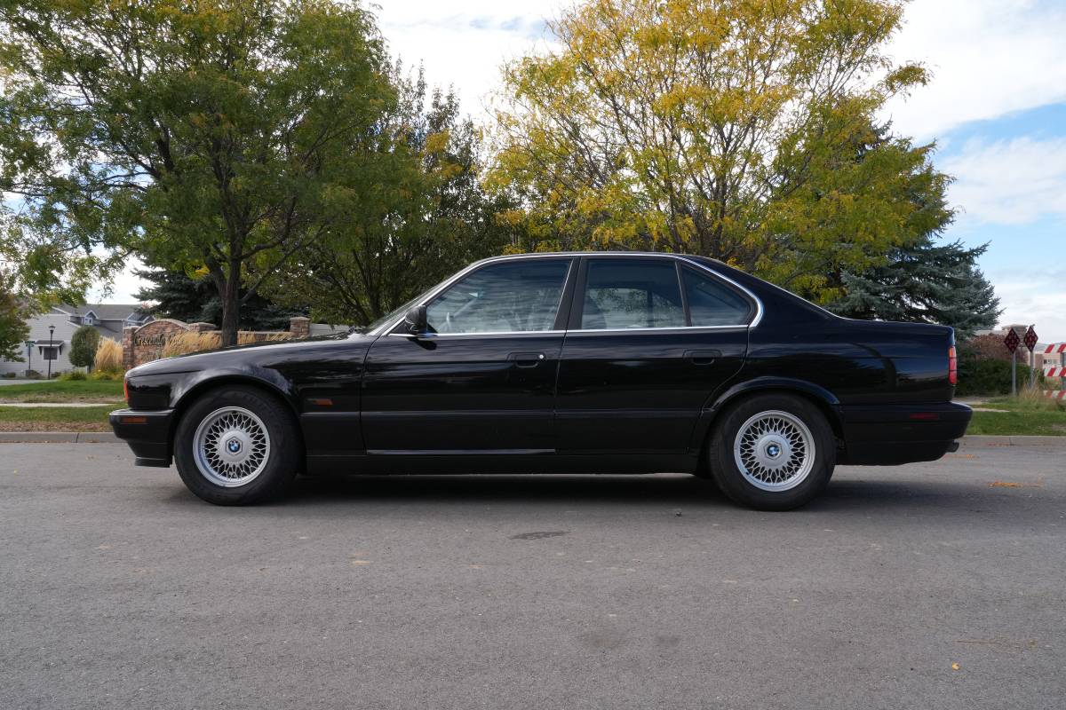 Bmw-540i-1995-black-6