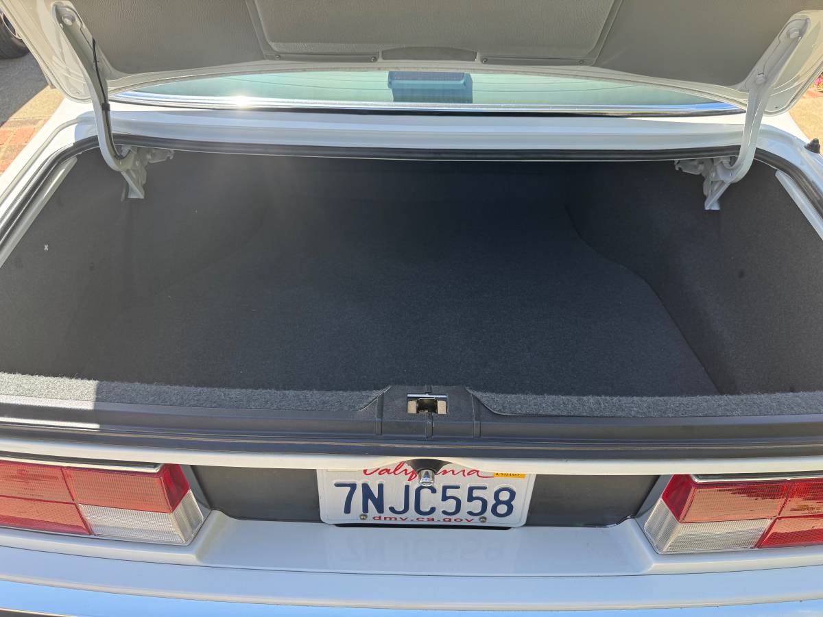 Bmw-635-csi-1988-white-34