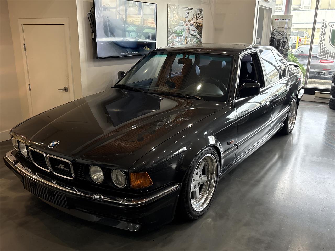 Bmw-7-series-1989-gray-black-1
