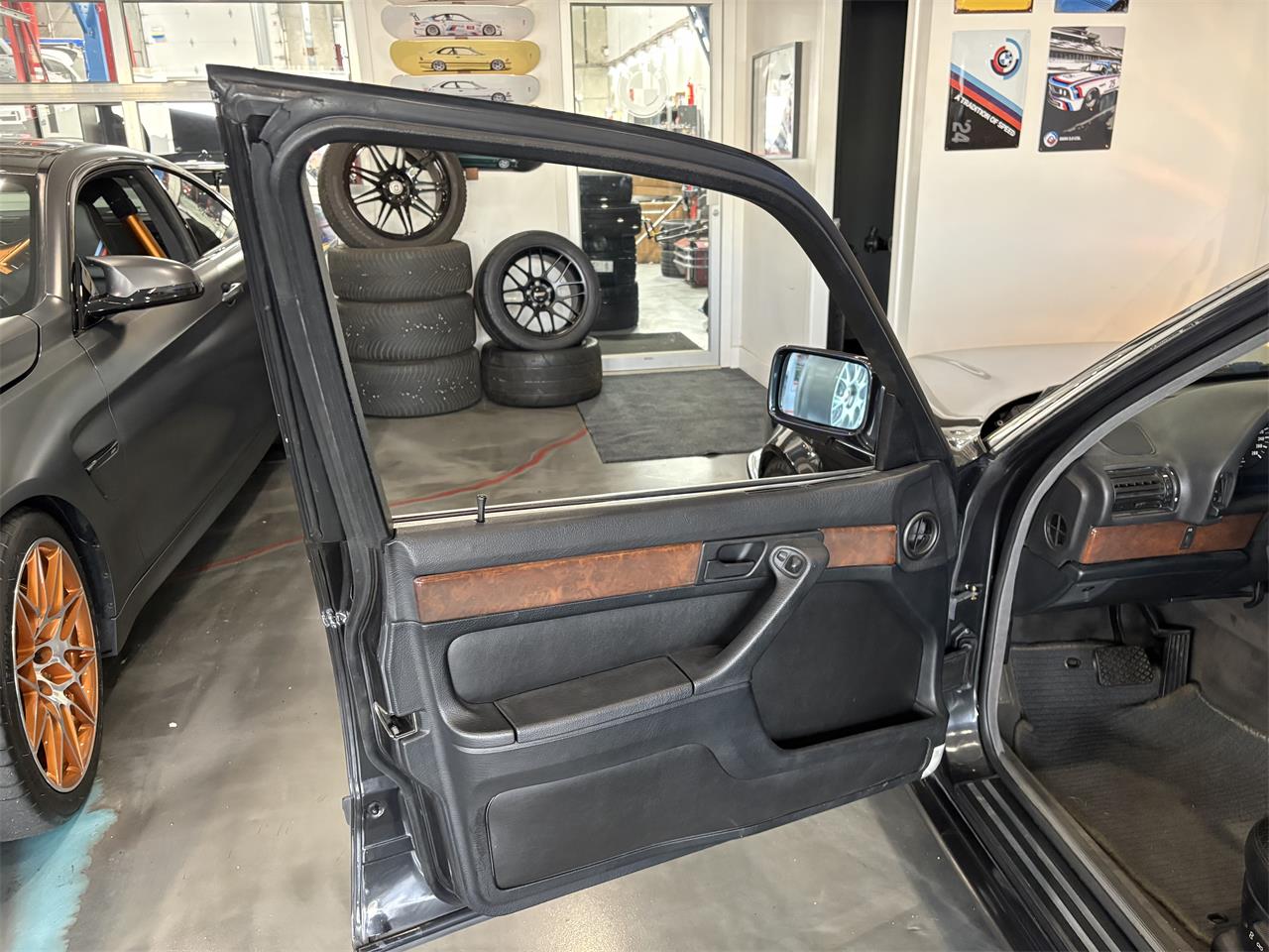 Bmw-7-series-1989-gray-black-5